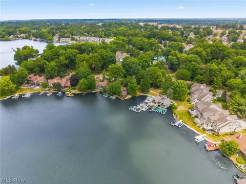 View/Area - 3510 Moonlight Bay Dr NW, Canton, OH 44708 photo 6 of 8