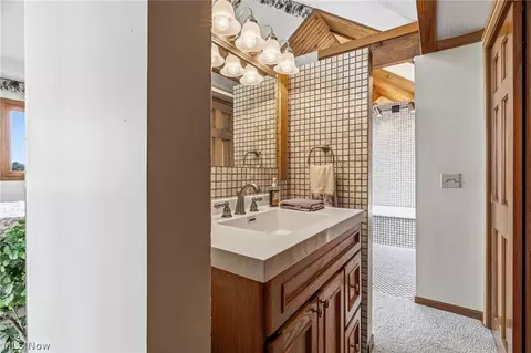 Bath - 3510 Moonlight Bay Dr NW, Canton, OH 44708 photo 2 of 3