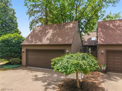 Exterior - 3510 Moonlight Bay Dr NW, Canton, OH 44708 photo 9 of 9