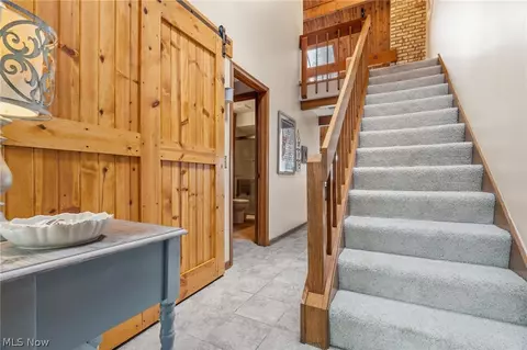 Entry Way - 3510 Moonlight Bay Dr NW, Canton, OH 44708 photo 2 of 6