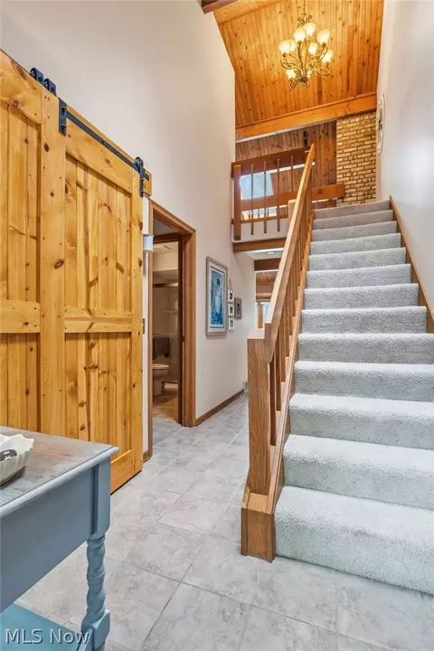 Entry Way - 3510 Moonlight Bay Dr NW, Canton, OH 44708 photo 3 of 6