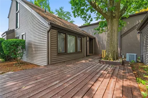Exterior - 3510 Moonlight Bay Dr NW, Canton, OH 44708 photo 3 of 9