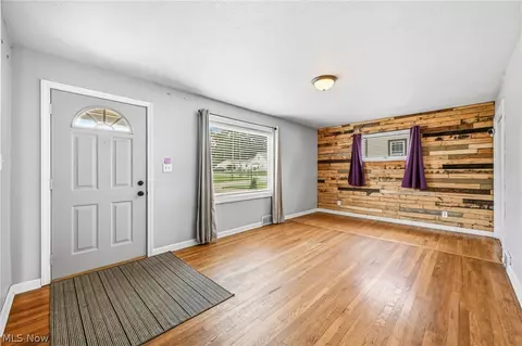 107 Renee Dr, Struthers, OH 44471 photo 5