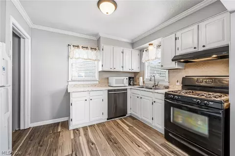107 Renee Dr, Struthers, OH 44471 photo 7