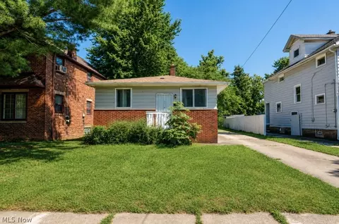15811 Arcade Ave, Cleveland, OH 44110