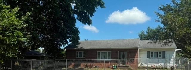 121 E Ralston Ave, Akron, OH 44301