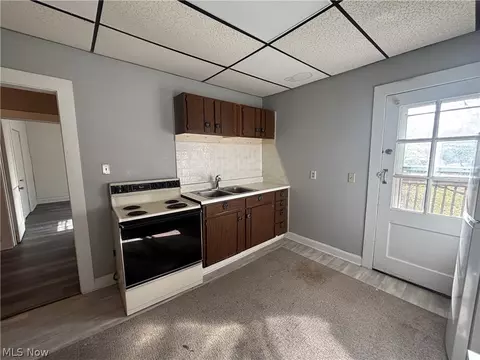 52 Sexton St, Struthers, OH 44471 photo 8