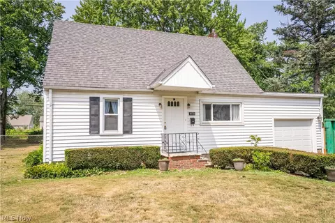 8270 Westmoor Rd, Mentor, OH 44060