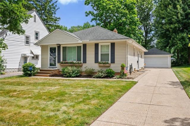 6684 Bonnieview Rd, Mayfield Village, OH 44143