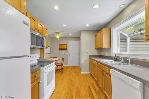 Kitchen - 6489 Solon Blvd, Solon, OH 44139 photo 3 of 3
