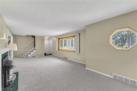 Living - 6489 Solon Blvd, Solon, OH 44139 photo 2 of 4