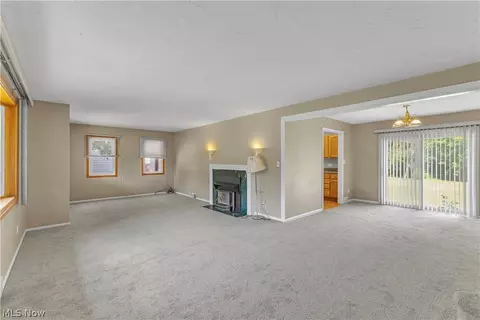 Living - 6489 Solon Blvd, Solon, OH 44139 photo 4 of 4