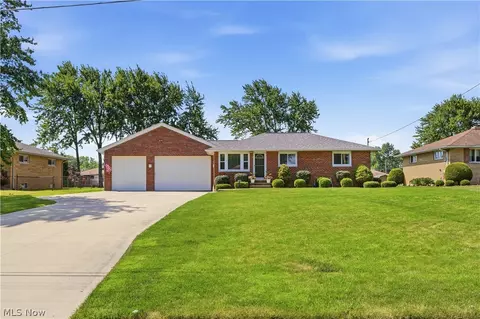 2944 Robert Pkwy, Brunswick, OH 44212
