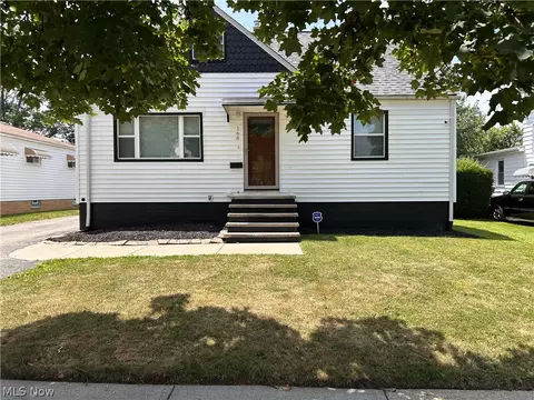 168 Henry St, Bedford, OH 44146