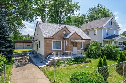 Exterior - 2124 E 28th St, Lorain, OH 44055 photo 2 of 15