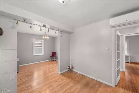 Entry Way - 2124 E 28th St, Lorain, OH 44055 photo 5 of 8