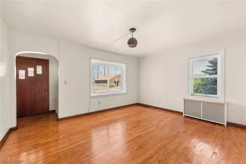 Living - 2124 E 28th St, Lorain, OH 44055 photo 1 of 3