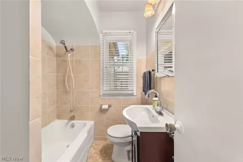Bath - 2124 E 28th St, Lorain, OH 44055 photo 1 of 2