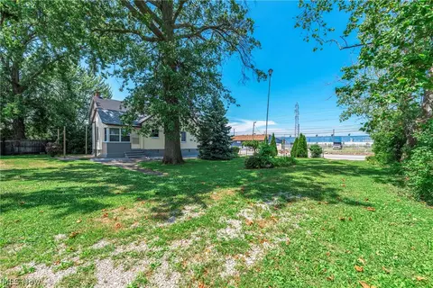 Exterior - 2124 E 28th St, Lorain, OH 44055 photo 12 of 15
