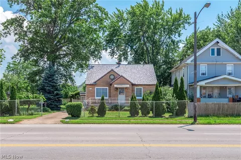 Exterior - 2124 E 28th St, Lorain, OH 44055 photo 15 of 15