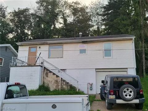 69740 Ohio St, Martins Ferry, OH 43935