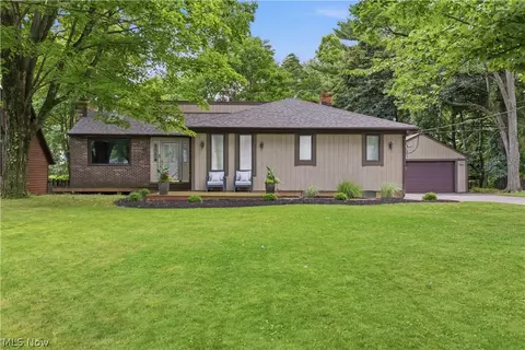 11832 Mapleridge Dr, North Royalton, OH 44133