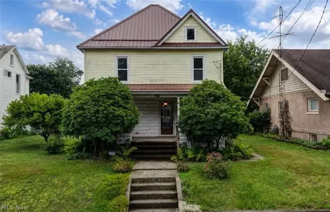 442 Main St W, Beach City, OH 44608