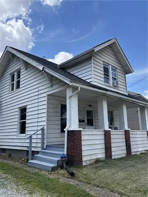22 Verdun Dr, Akron, OH 44312