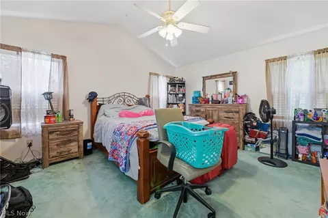 369 E 46th St, Lorain, OH 44052 photo 13