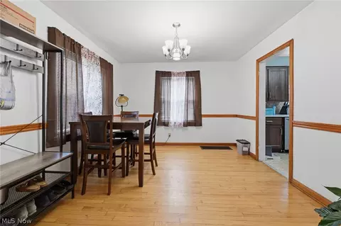 369 E 46th St, Lorain, OH 44052 photo 9