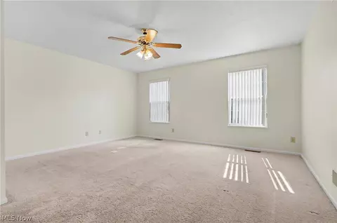 3196 Mariners Island Dr NW, Canton, OH 44708 photo 11