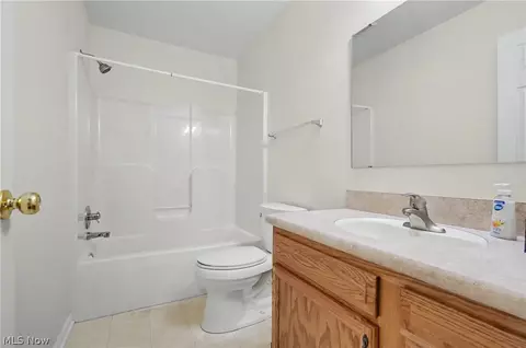 3196 Mariners Island Dr NW, Canton, OH 44708 photo 14