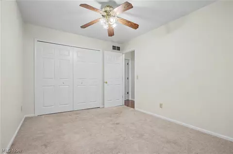 3196 Mariners Island Dr NW, Canton, OH 44708 photo 13