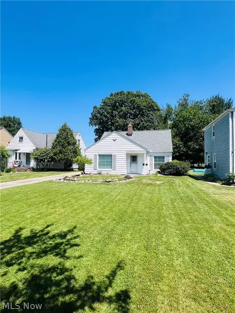 7179 Parma Park Blvd, Parma, OH 44130