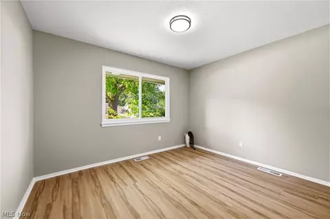 Bedroom - 8155 Concord Dr, Mentor, OH 44060 photo 4 of 4