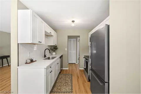 Kitchen - 8155 Concord Dr, Mentor, OH 44060 photo 3 of 3