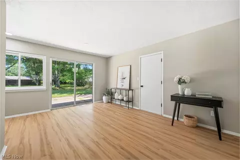 Living - 8155 Concord Dr, Mentor, OH 44060 photo 3 of 3