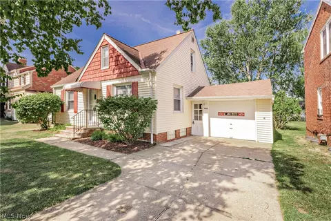 1682 Longwood Dr, Mayfield Heights, OH 44124