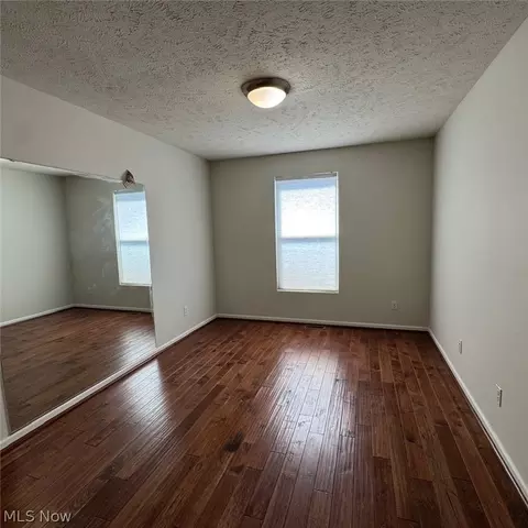 393 Caleb Dr, Akron, OH 44321 photo 15