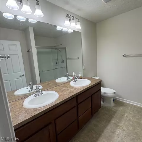 393 Caleb Dr, Akron, OH 44321 photo 21