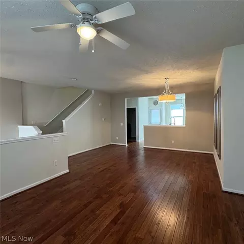 393 Caleb Dr, Akron, OH 44321 photo 12