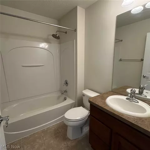 393 Caleb Dr, Akron, OH 44321 photo 19