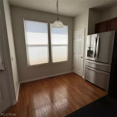 393 Caleb Dr, Akron, OH 44321 photo 7