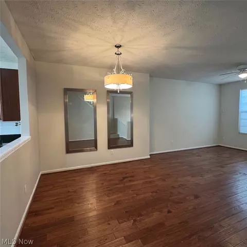 393 Caleb Dr, Akron, OH 44321 photo 11