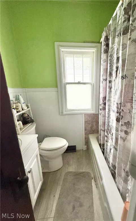 920 E 15th St, Ashtabula, OH 44004 photo 8