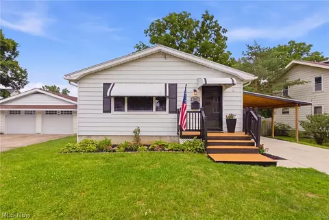 2849 Hudson Dr, Cuyahoga Falls, OH 44221
