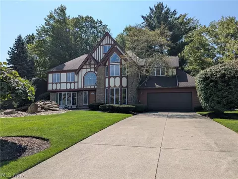 32760 Shadowbrook Dr, Solon, OH 44139 photo 3