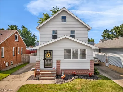 7803 Snow Rd, Parma, OH 44129