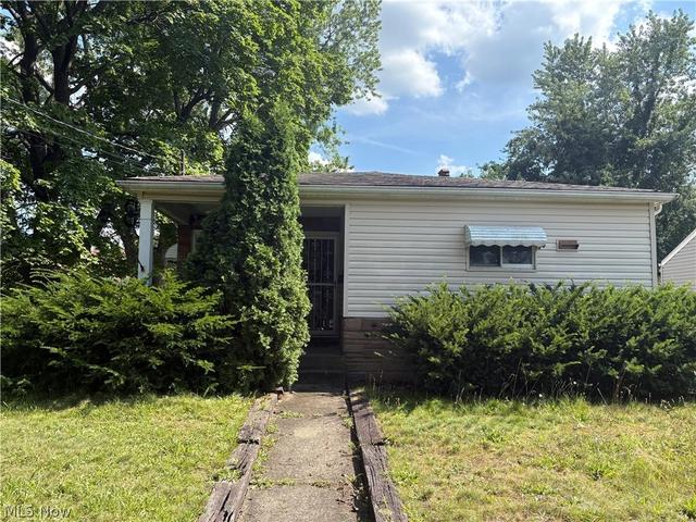 908 Clifford Ave, Akron, OH 44306