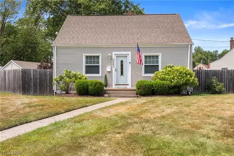 2583 E 38th St, Lorain, OH 44055 photo 2